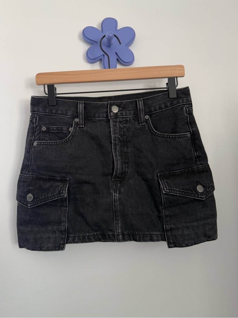 Aritzia Denim Forum 25 90s Mid Rise Cargo Mini Skirt Washed Black Grunge